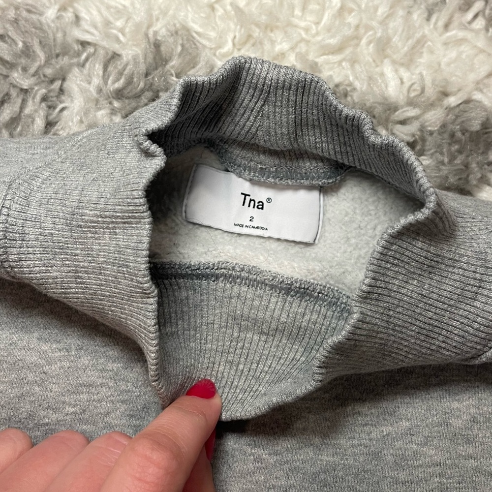 Aritzia TNA Crewneck - Picture 3 of 6
